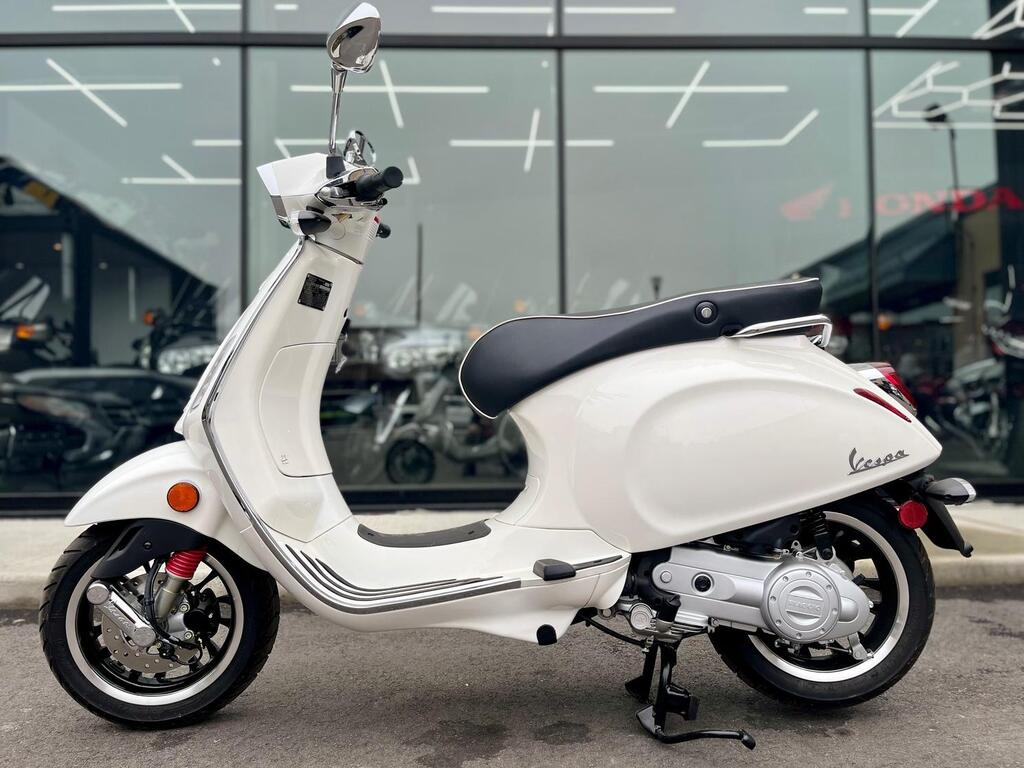 Vespa Sprint 50 ***LIQUIDATION*** 2020