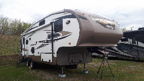 FIFTH WHEEL 30 PIED 2012 7600 LBS , CAUSEUSE , TOIT CATHEDRALE , CHIC , VENTE DE PARTICULIER 