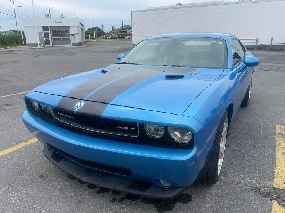 DODGE CHALLENGER SRT HEMI 6.1 L MANUEL 6 VITESSES , FULL EQUIPE * 418-932-6595 