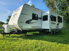 ROULOTTE FOREST RIVER PUMA 29 PIED 7250 LBS , BUNK BED , 2 SLIDE OUT , 1 SEULE TAXE * 418-932-6595