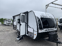 Coachmen Apex UltrA-Lite 2025