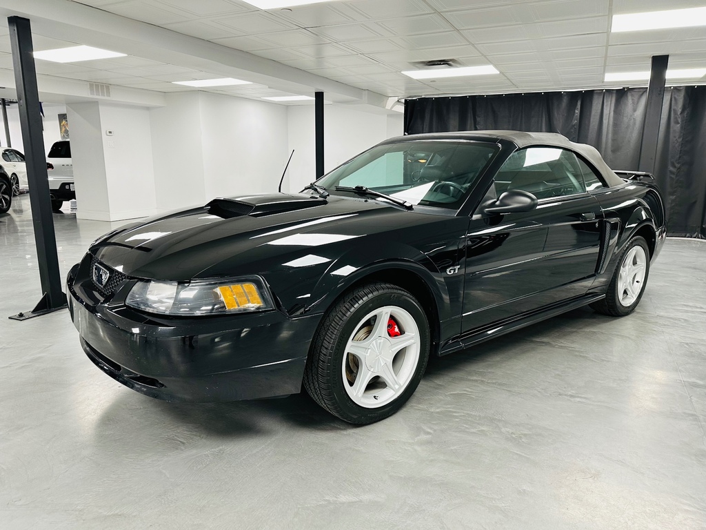 Ford Mustang 2dr Convertible GT 2001