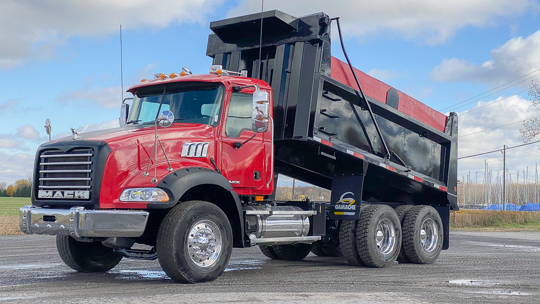 MACK GU813 GRANITE TANDEM AXLE DUMP TRUCK 2008