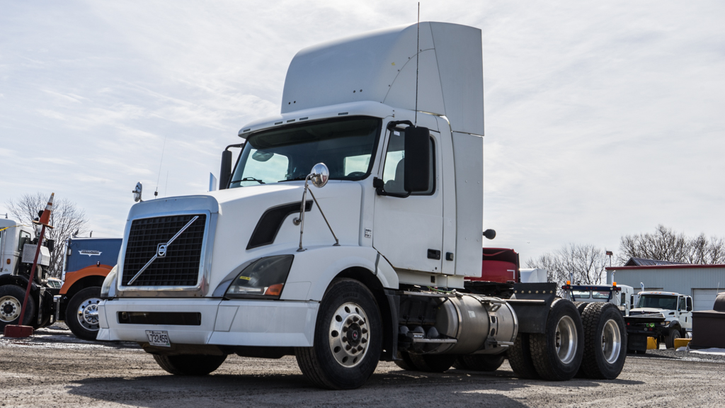 VOLVO VNL300 DAYCAB / DAY-CAB / WET KIT / PTO 2009