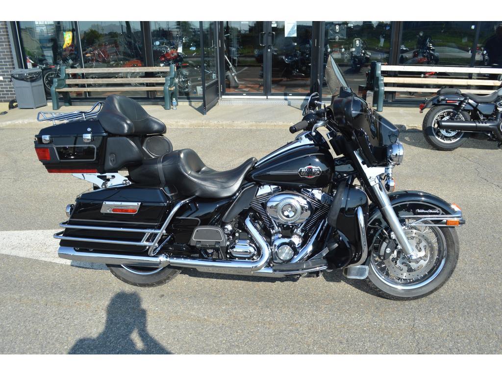 Harley-Davidson FLHTCU Electra Glide 2010