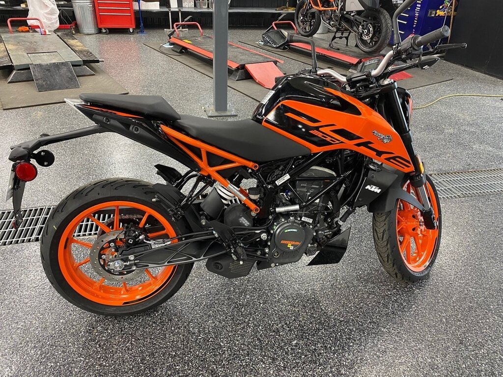 KTM 200 Duke 2022