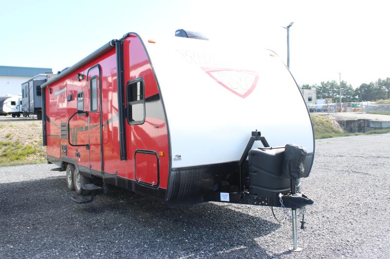 Winnebago Minnie 2101DS 2015