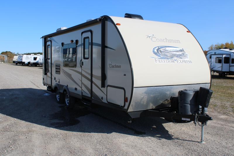 Coachmen Freedom Express 242RBS 2015