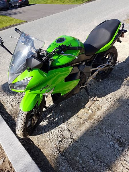  Kawasaki Ninja 400R  à vendre
