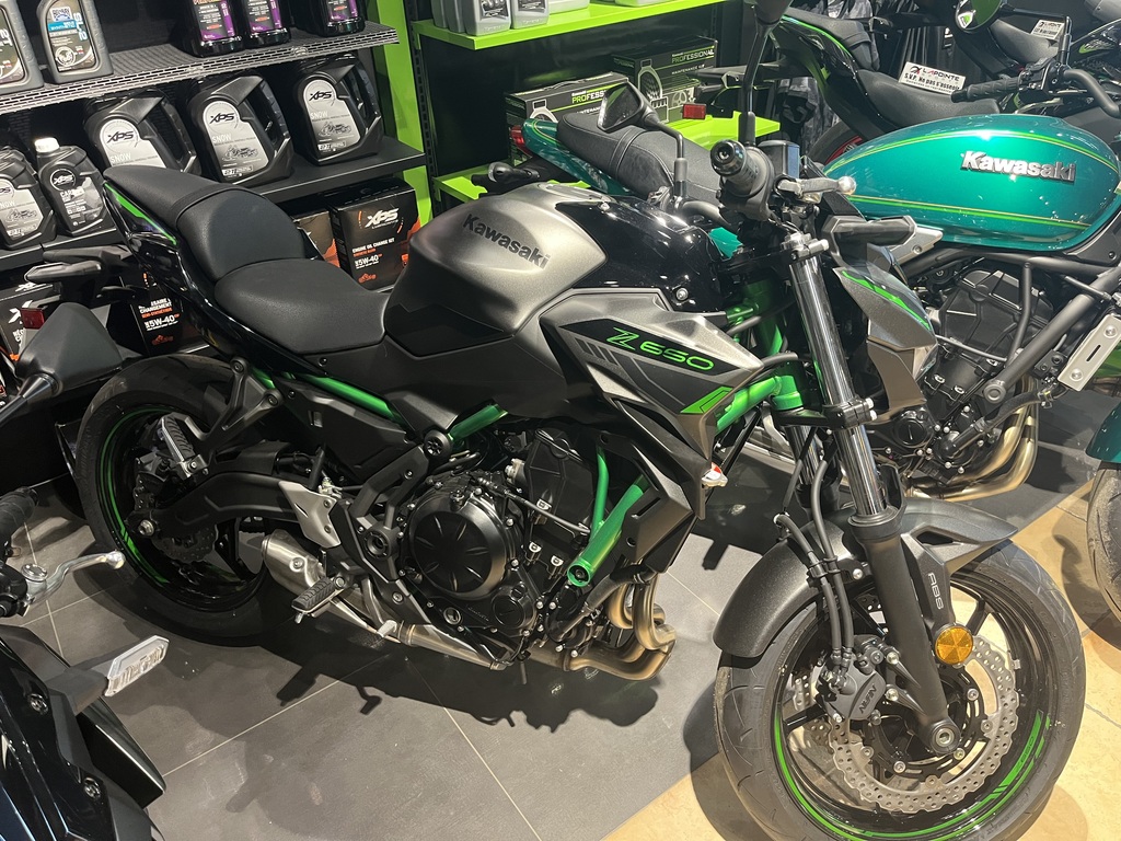 Moto tourisme Kawasaki Z650 ABS 2023 à vendre