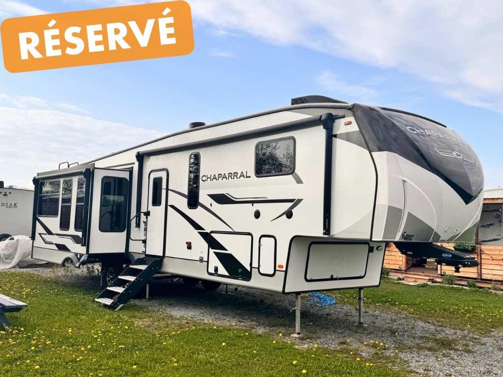 Caravane à sellette Chaparral 360IBL 2023 à vendre