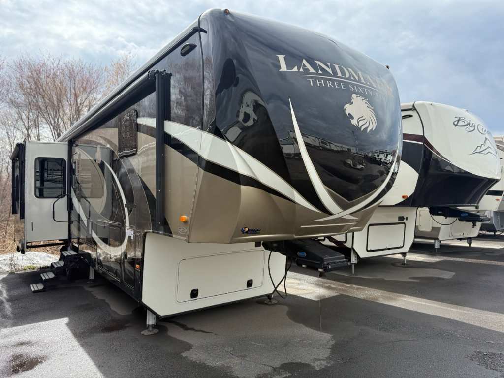 Fifth Wheel Heartland Landmark Oshkosk 2018 à vendre