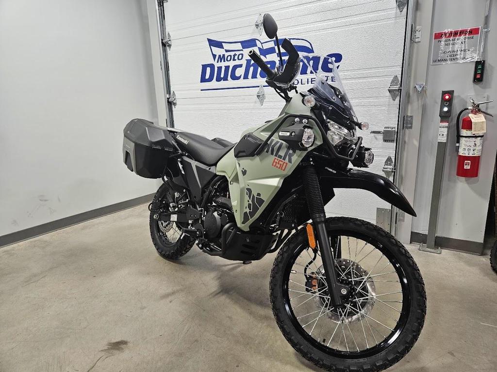 Moto double usage Kawasaki KLR650 Adventure 2024 à vendre