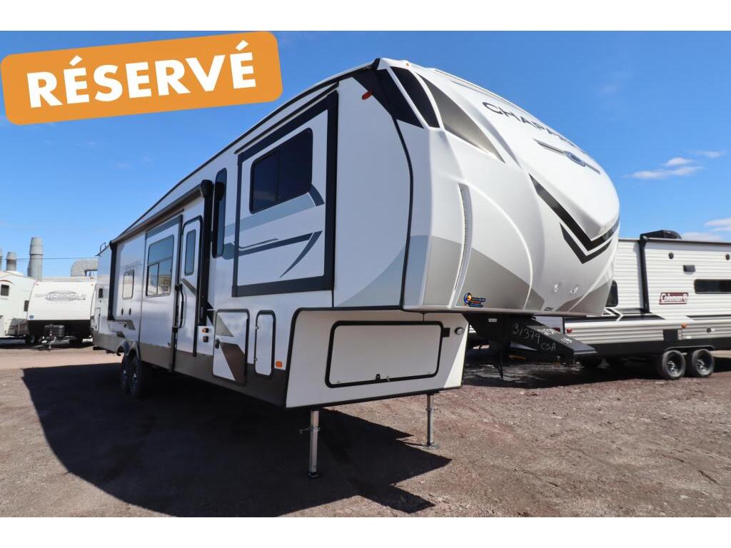 Caravane à sellette Chaparral 334FL 2024 à vendre