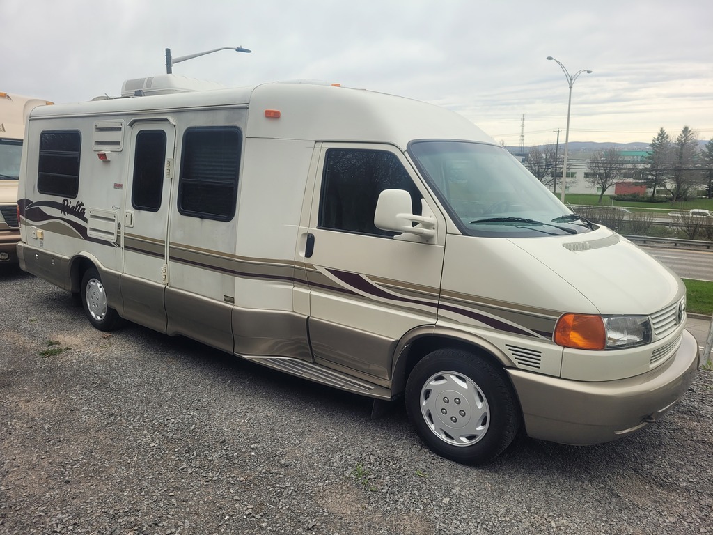 VR Classe B Winnebago  2001 à vendre