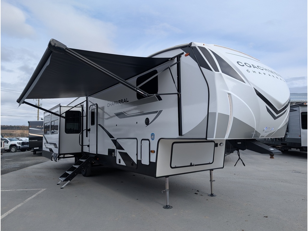 Caravane à sellette Chaparral 360IBL 2025 à vendre