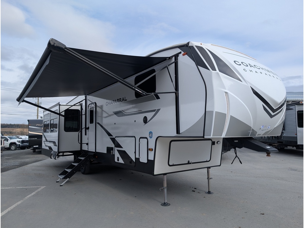 Caravane à sellette Chaparral 360IBL 2025 à vendre