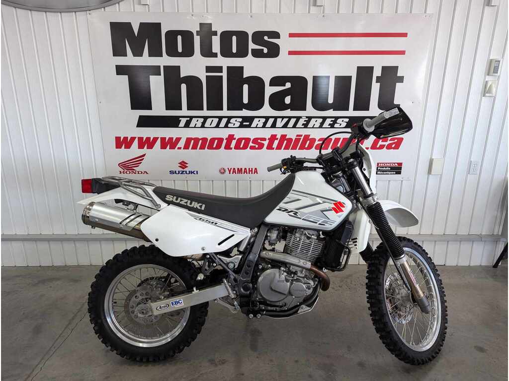 Moto double usage Suzuki DR650 2018 à vendre