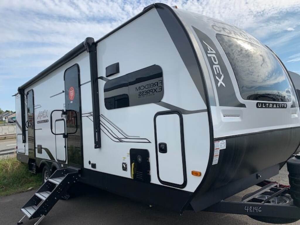 Roulotte Apex 243FKS 2025 à vendre