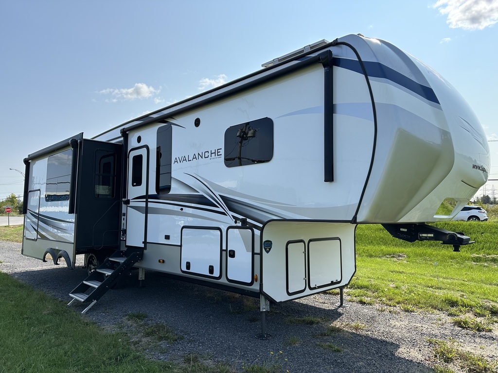 Caravane à sellette Keystone RV Avalanche 302RS 2023 à vendre