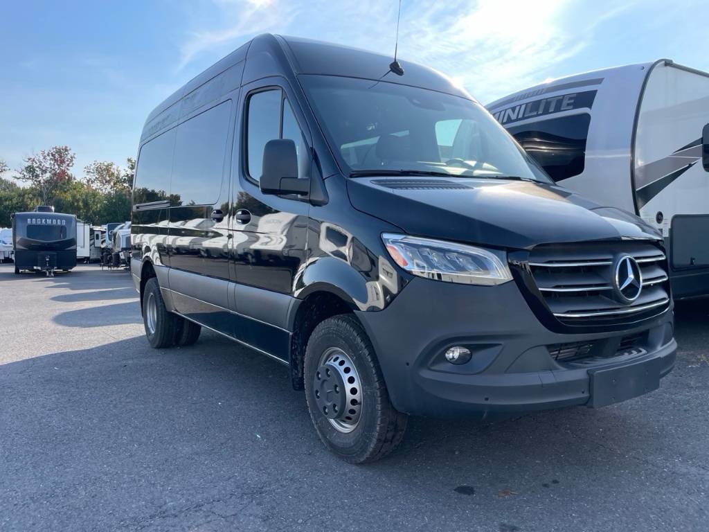 VR Classe B Mercedes-Benz Fourgonnette Cargo 4X4 2022 à vendre