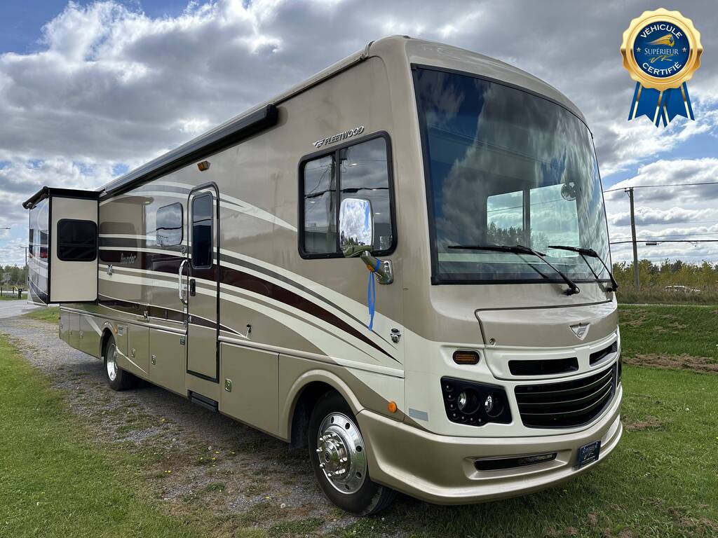 VR Classe A Fleetwood Bounder 36E 2016 à vendre