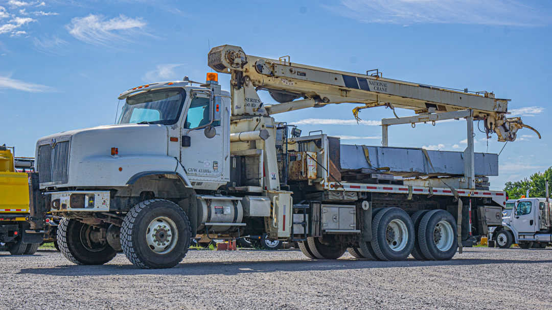 Camion lourd International 5600I BOOM CRANE TRUCK 2005 à vendre