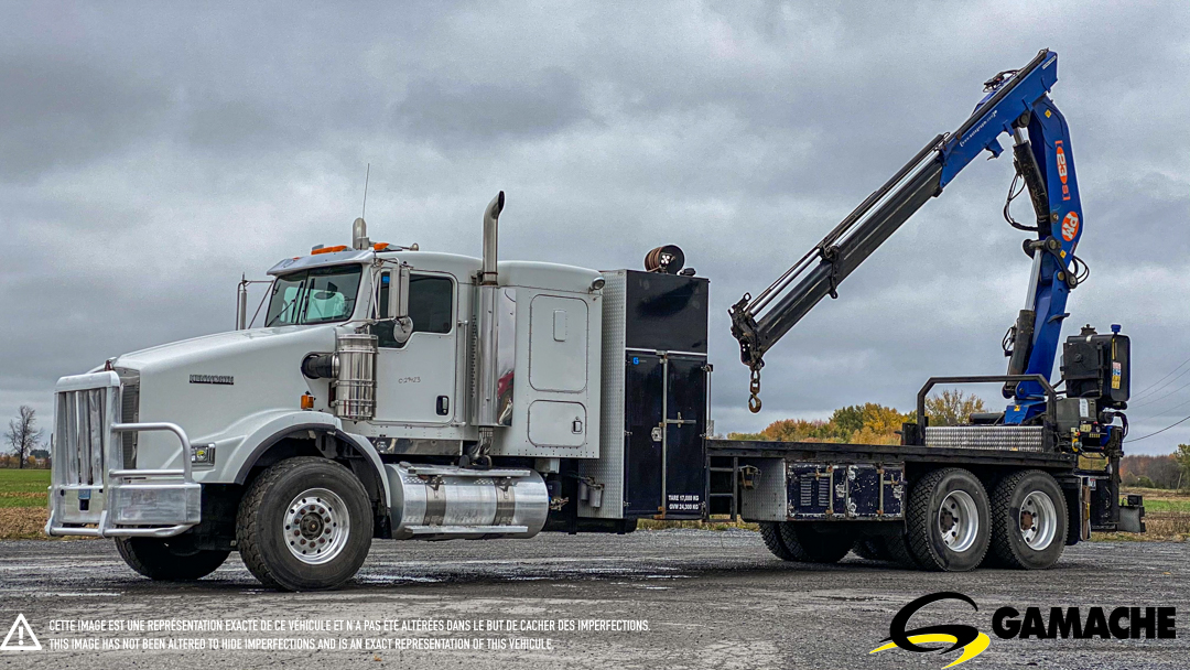 Camion lourd Kenworth T800 PLATFORM TRUCK WITH ARTICULATED CRANE HIAB 2007 à vendre