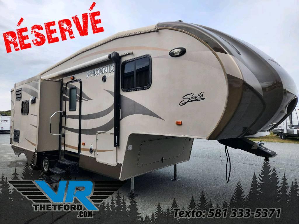 Caravane à sellette Shasta Phoenix 28RB XLT 2015 à vendre