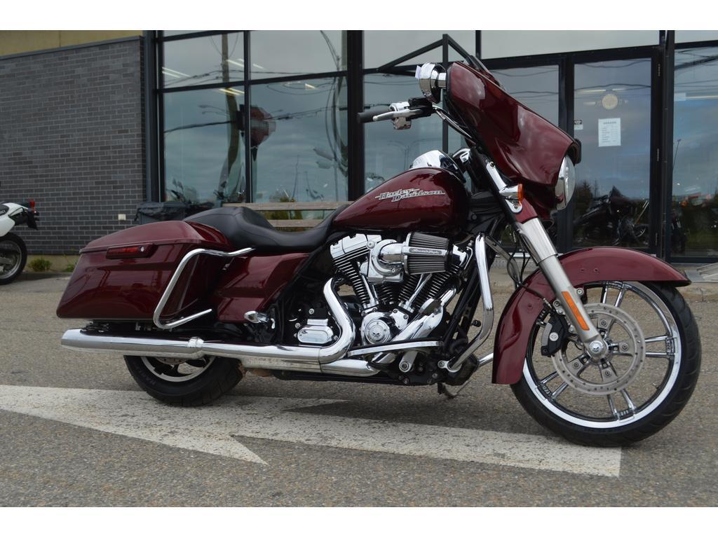 Moto tourisme Harley-Davidson Street Glide 2014 à vendre