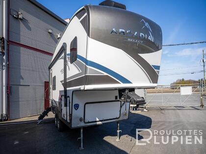 Caravane à sellette Keystone RV Arcadia 2025 à vendre