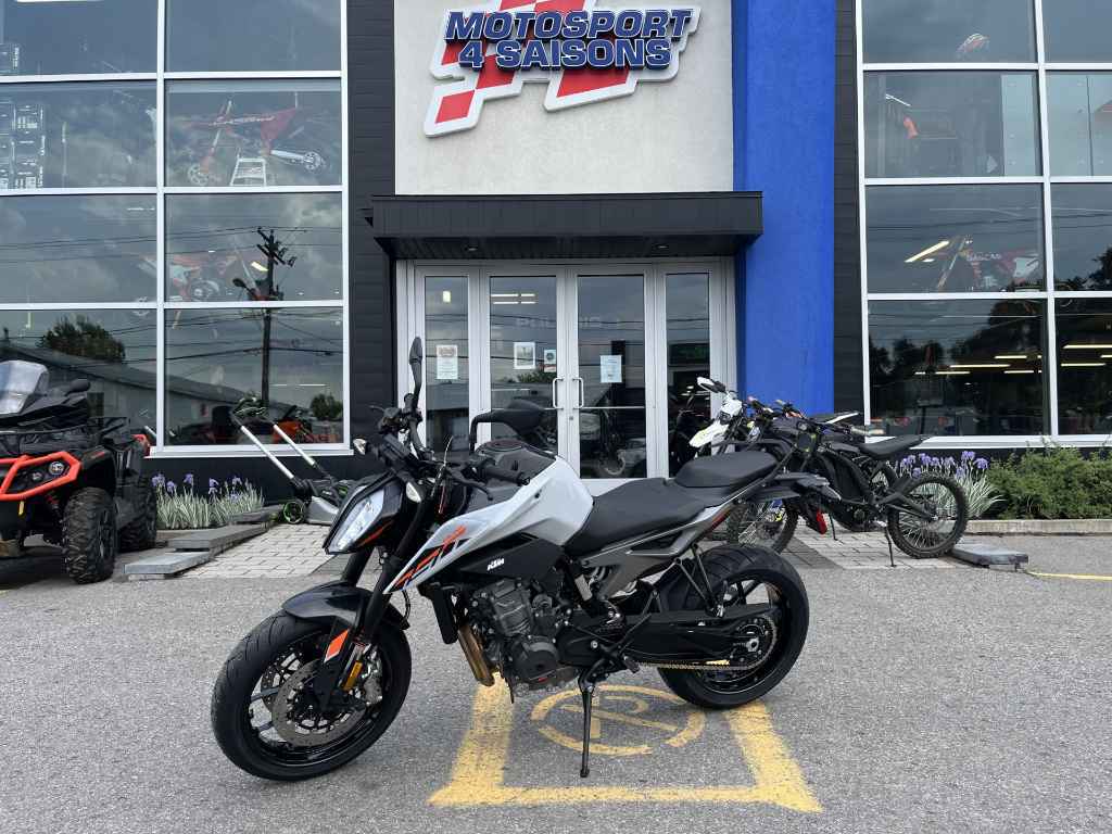 Moto sport KTM 790 Duke 2024 à vendre