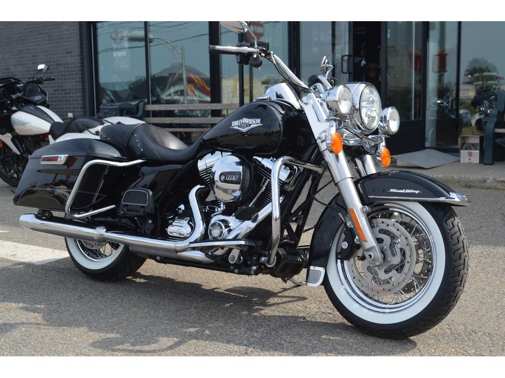 Moto tourisme Harley-Davidson  2014 à vendre