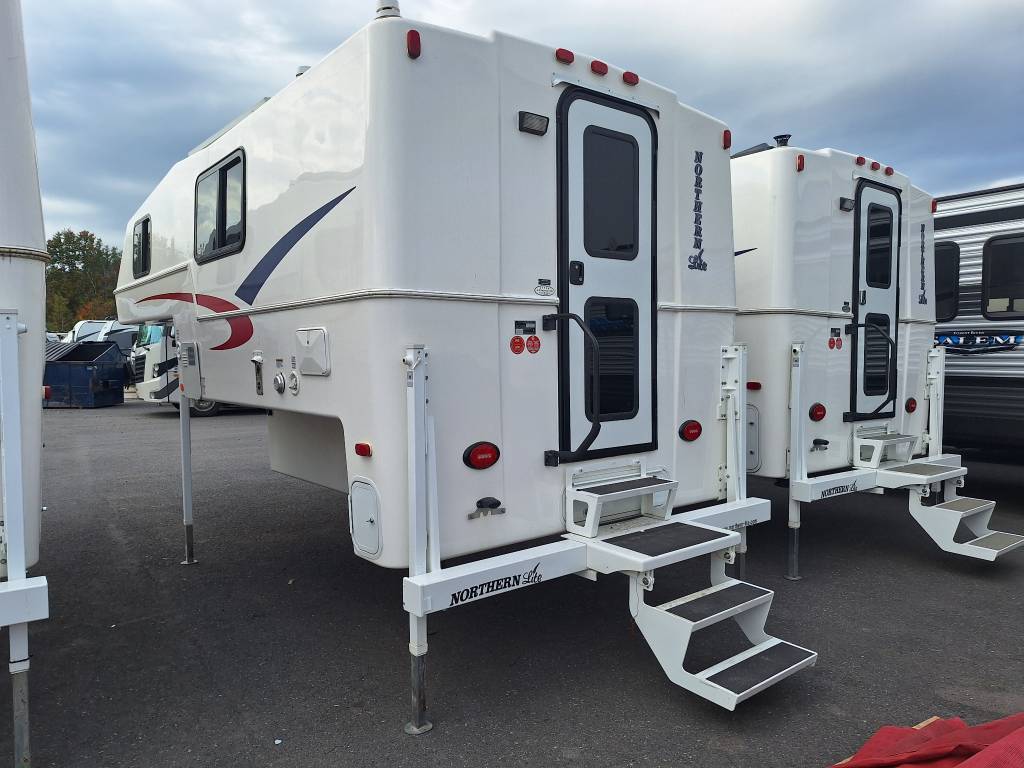 Truck Camper Northern Lite  2023 à vendre