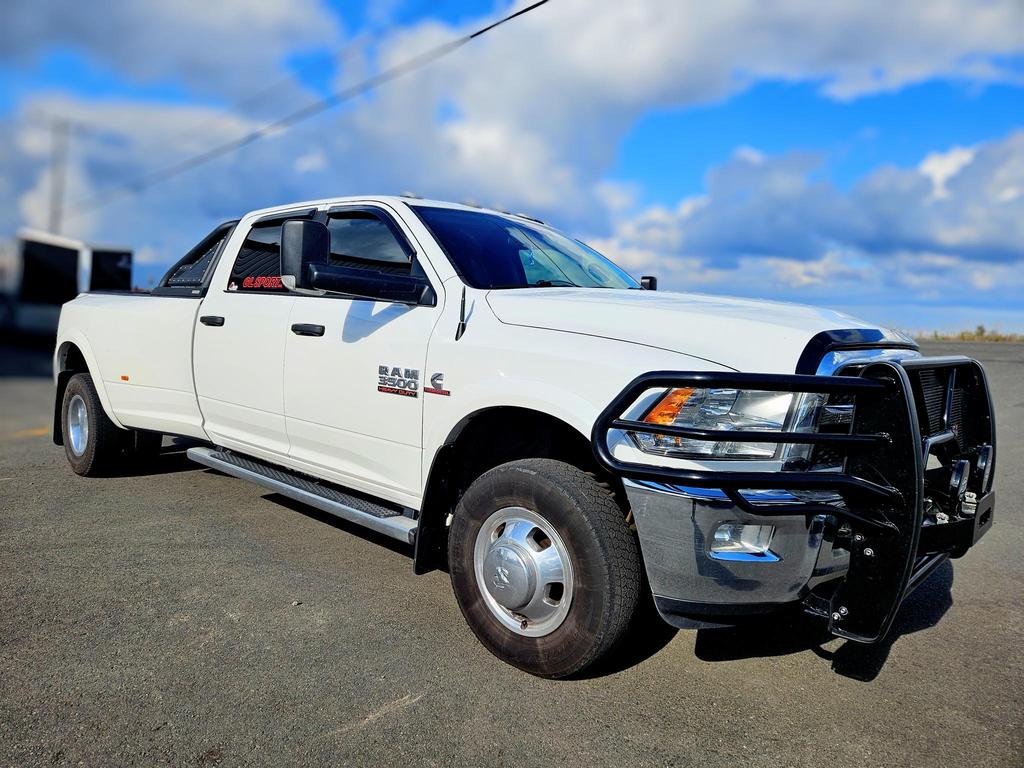 Véhicules Non classées Dodge RAM 3500 SLT 4X4 BOITE LONGUE 2017 à vendre