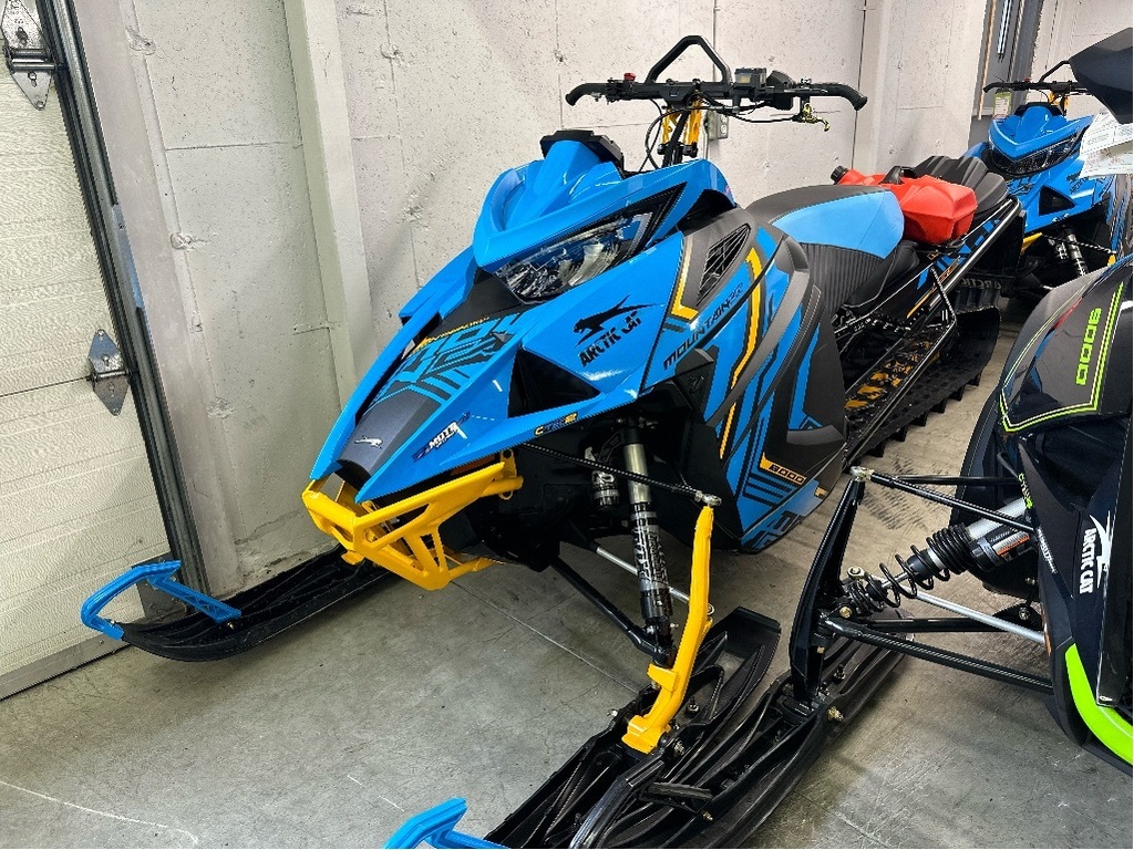 Motoneige Arctic Cat 2023 à vendre