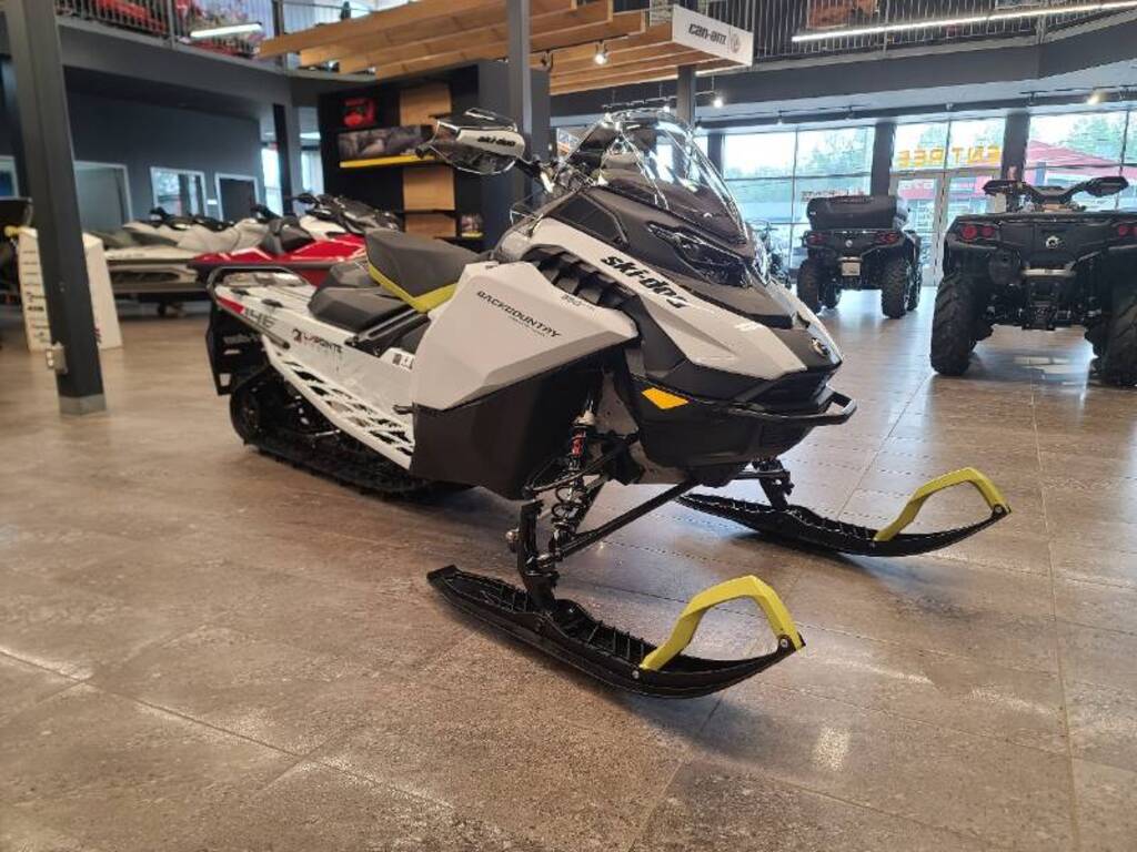 Snowmobile Ski-Doo  2025 à vendre