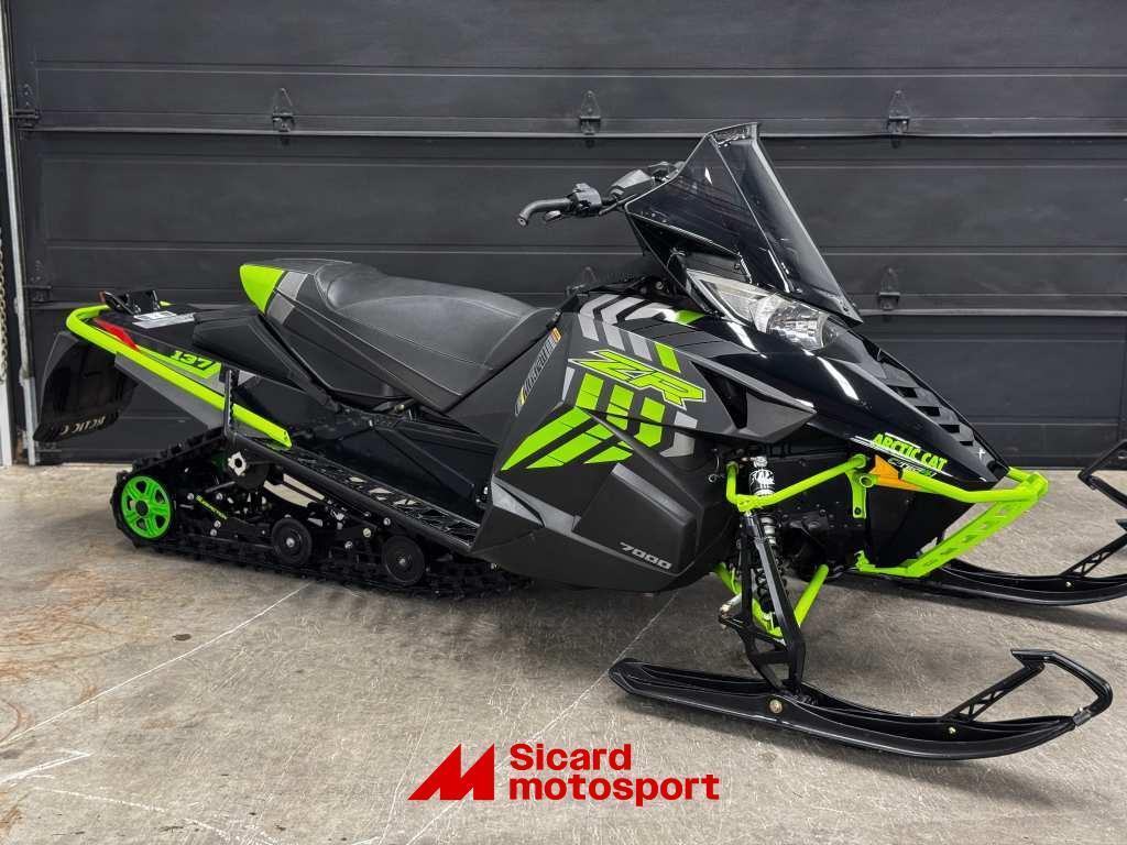 Motoneige Arctic Cat  2017 à vendre