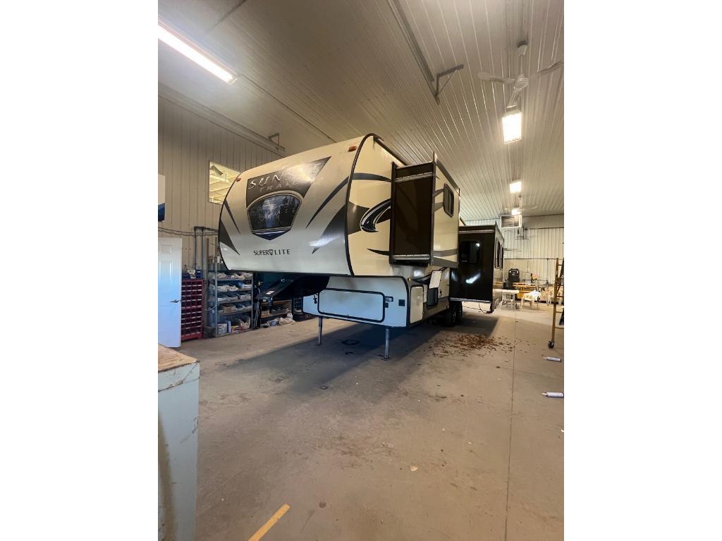 Fifth Wheel Sunset Trail  2014 à vendre