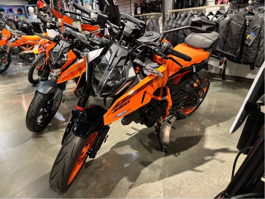Moto routière/cruiser KTM 390 Duke 2024 à vendre