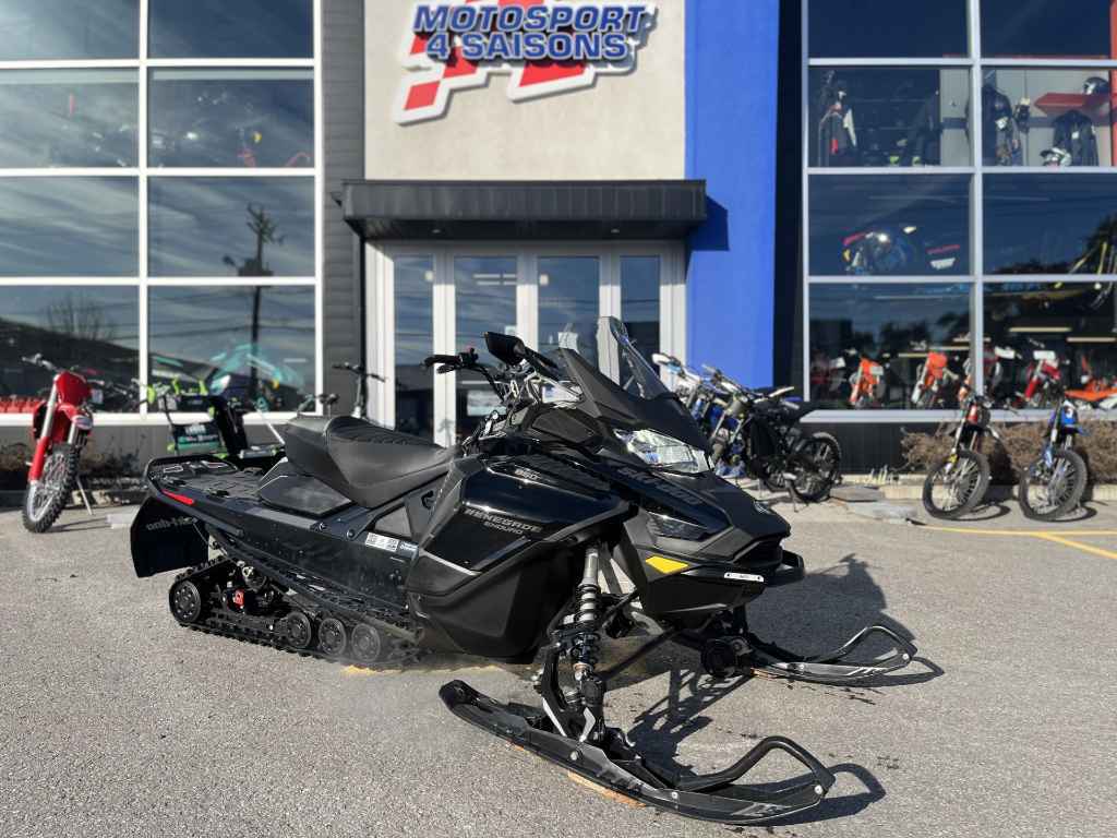 Snowmobile Bombardier  2021 à vendre