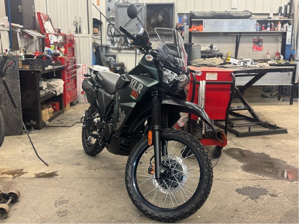 Moto double usage Kawasaki KLR650 2025 à vendre