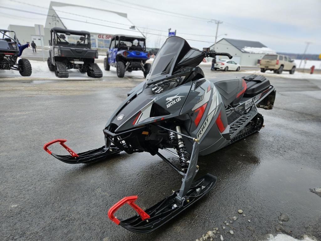 Motoneige Arctic Cat  2022 à vendre