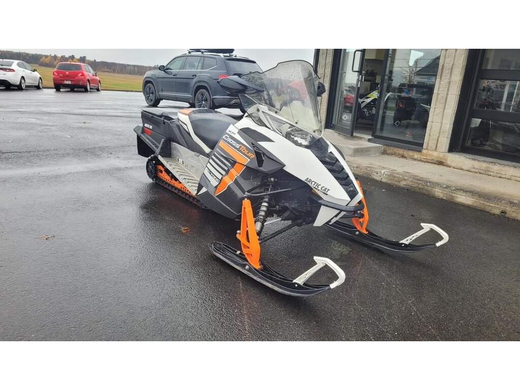 Motoneige Arctic Cat  2017 à vendre