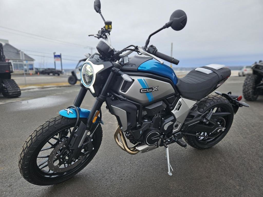 Moto routière/cruiser CFMOTO  2024 à vendre