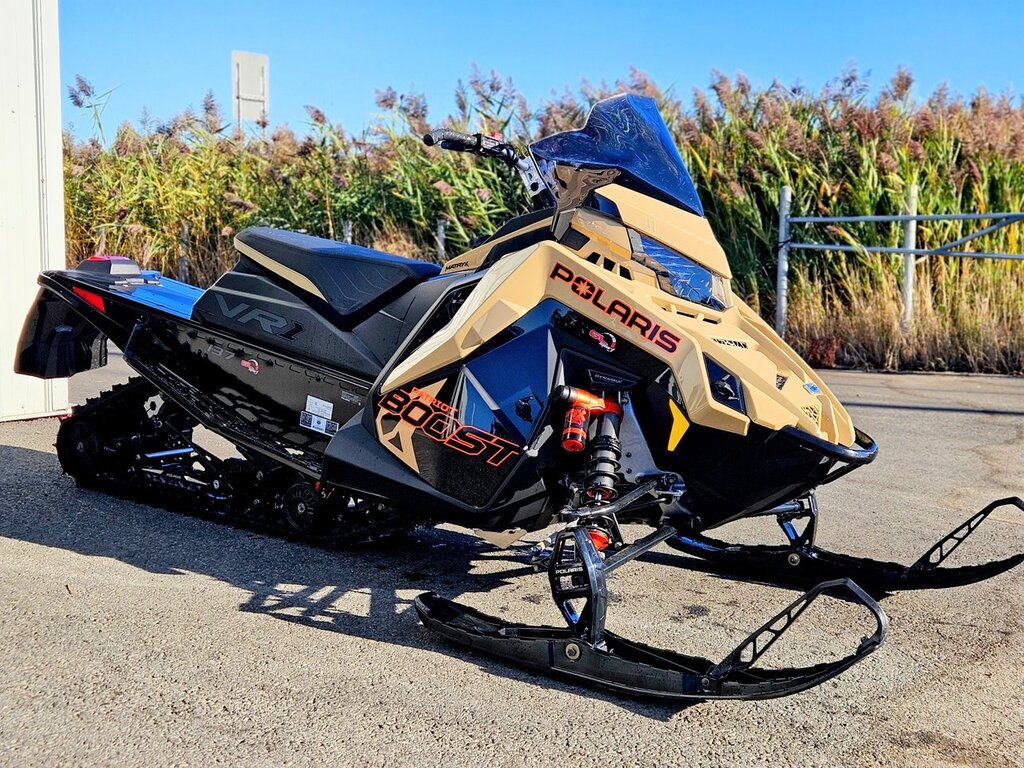 Polaris 850 Indy VR1 BOOST 137 DYNAMIX ÉDITION 2025Photo 1