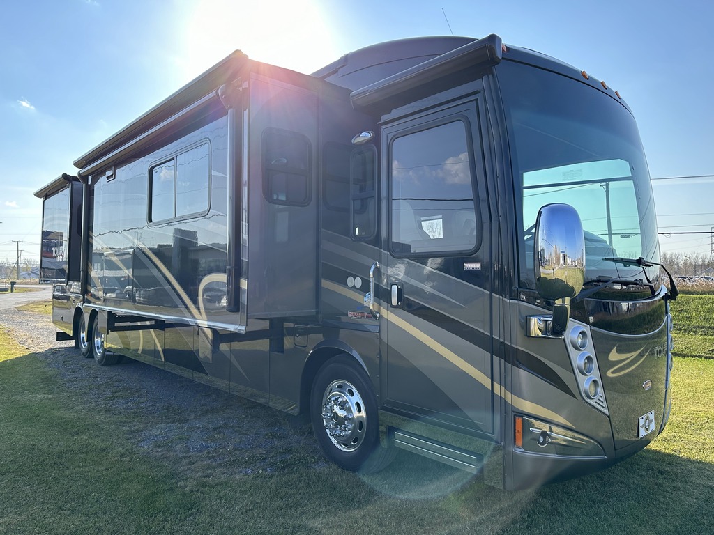 VR Classe A Winnebago Tour 42QD 2011 à vendre