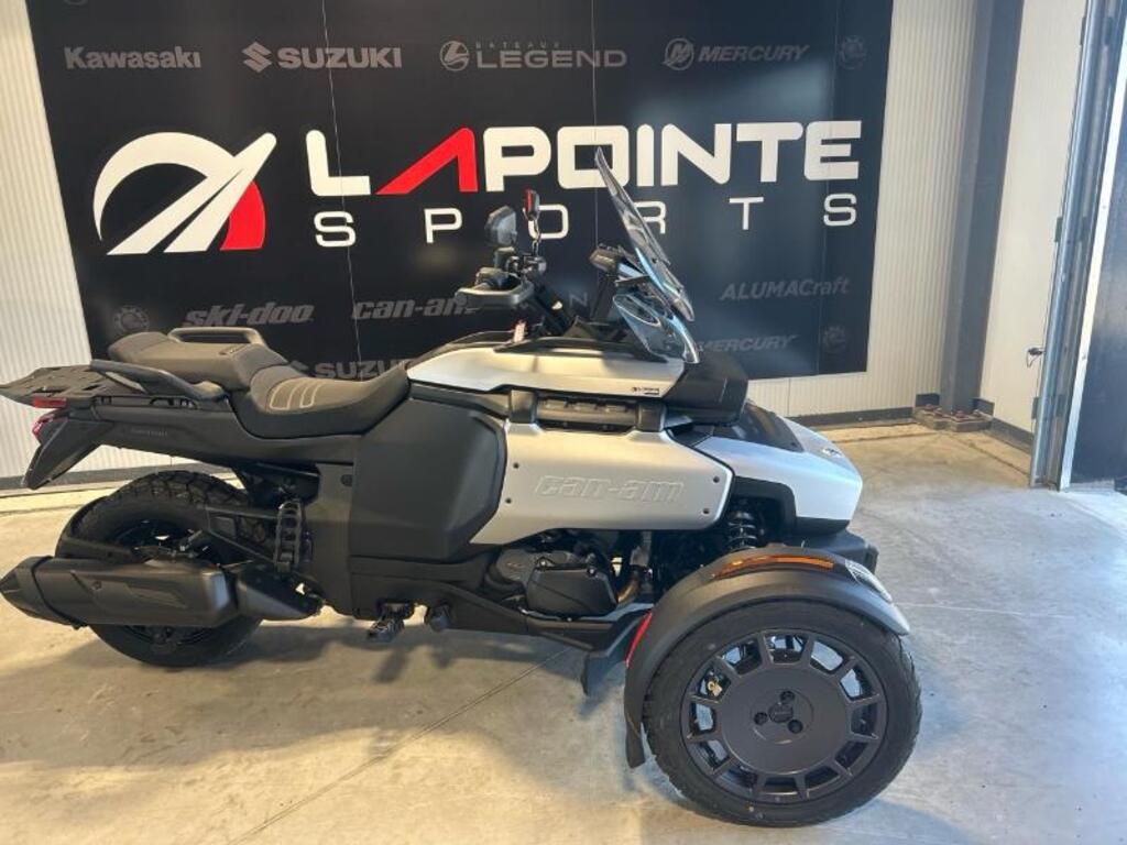 Three-Wheeled Motorcycle Can-Am  2025 à vendre