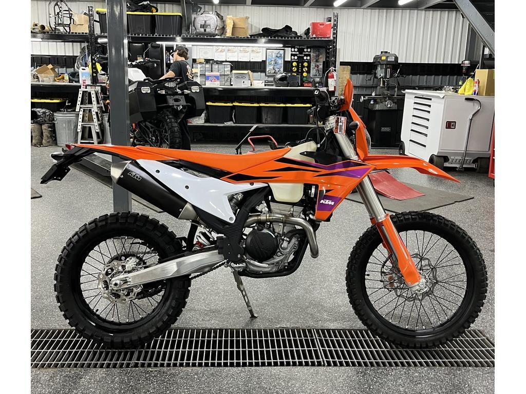 Moto double usage KTM 2024 à vendre