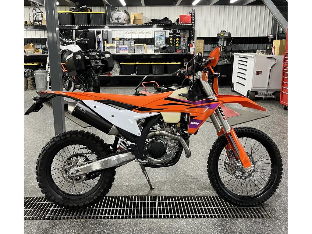 Moto double usage KTM 2024 à vendre